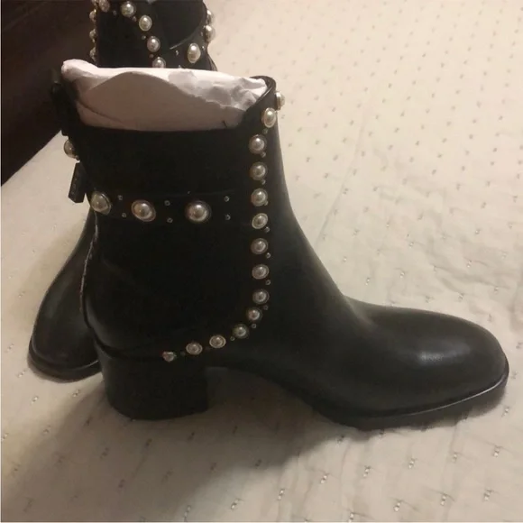 🖤Zara Black Ankle Boots with Faux Pearl Detailing🤍 - Picture 5 of 7